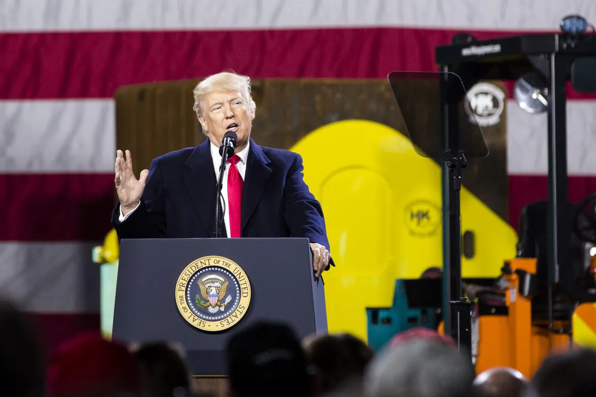President Donald Trump speaks at H&K Equipment in Coraopolis, Penn., on Jan. 18, 2018. (Charlotte Cuthbertson/The Epoch Times)