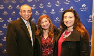 Professor Enjoys Rich Chinese Culture at Shen Yun