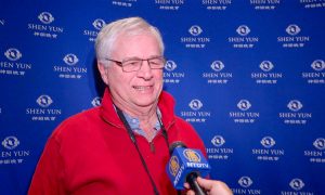 Orthopedic Surgeon Returns for the Fourth Time to See Shen Yun