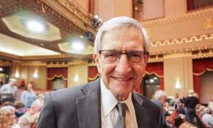 Retired Life Insurance Agent Picks-Up on the Kindness of Shen Yun