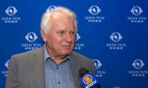 Banker Enjoys Chinese Ethnic Diversity at Shen Yun