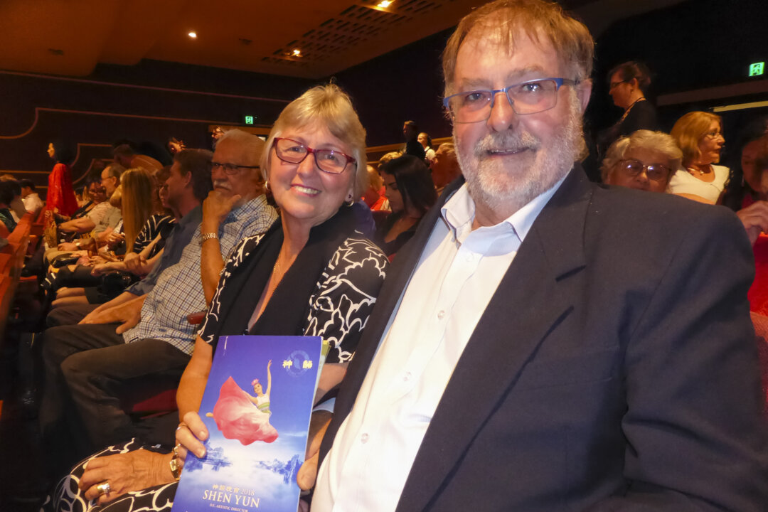 Craig and Robyn Simkin enjoyed a matinee performance by Shen Yun Performing Arts at The Regal Theatre, Perth, on Jan. 28, 2018. (Mary Yuan/The Epoch Times)