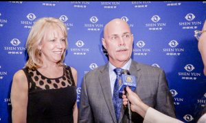 Company Owner Finds Colors and Dance Uplifting at Shen Yun