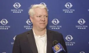 Attorney Finds Shen Yun’s Digital Backdrop Ingenious