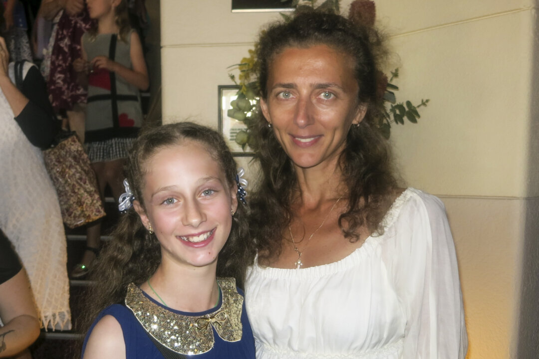 Zamira Ketenchieva and her daughter enjoyed a matinee performance by Shen Yun Performing Arts at The Regal Theatre, Perth, on Jan. 28, 2018. (Brendon Fallon/The Epoch Times)