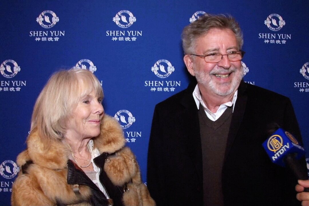 Leslie Tim Murtaugh enjoyed watching Shen Yun at the Tennessee Theatre, Knoxville on Jan. 31, 2018. "The beauty of goodness, working together, unity, that was very touching," said Leslie Murtaugh. (NTD Television)