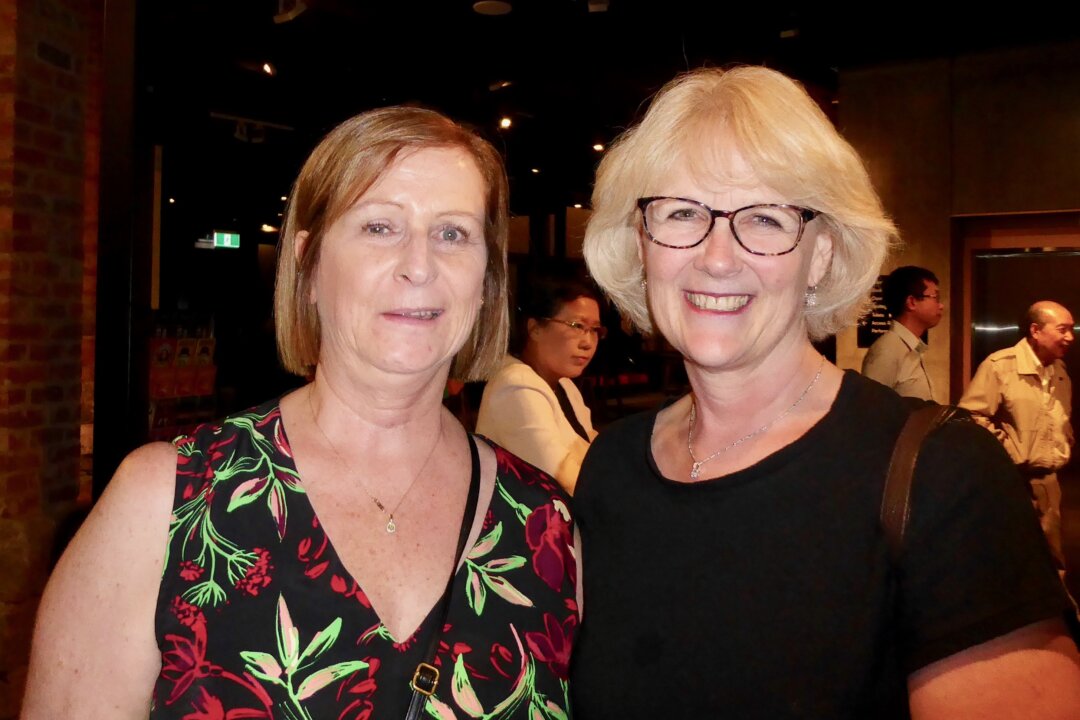 Ann Pitt (L) and Annette Ellis enjoyed Shen Yun Performing Arts' evening performance at the Ulumbarra Theatre on Feb. 3, 2018. (Steve Xu/Epoch Times)
