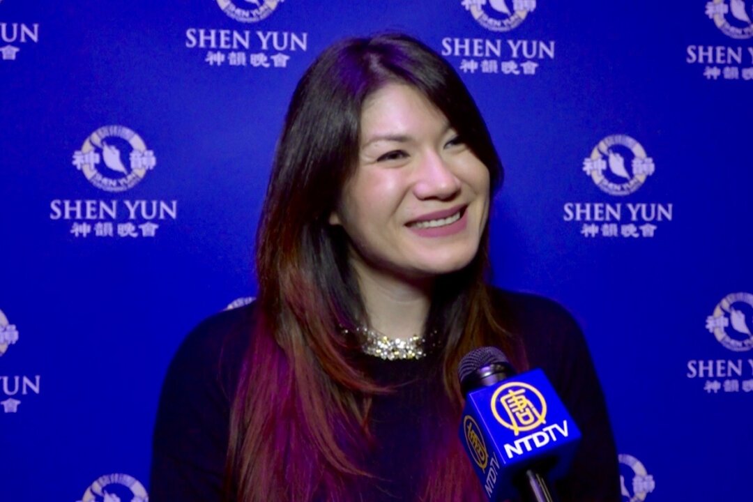 Beth Bernstein enjoyed a performance by Shen Yun Performing Arts at the Mahalia Jackson Theater of the Performing Arts, New Orleans, on Feb. 3, 2018. (NTD Television)