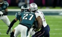 Patriots’ Brandin Cooks Rushed Off Field After Nasty Hit, Out For the Game