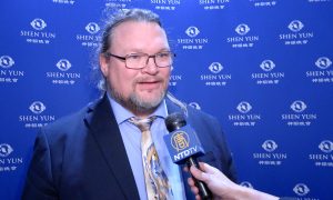 Professor: Shen Yun, ‘A Feast for the Eyes’