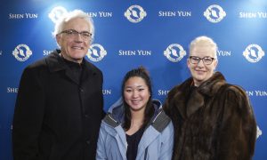 Lawyer Returns for the Third Time to See Shen Yun