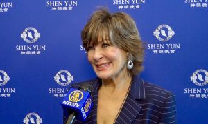 Interior Decorator Finds Shen Yun’s Colors ‘Absolutely Beautiful’