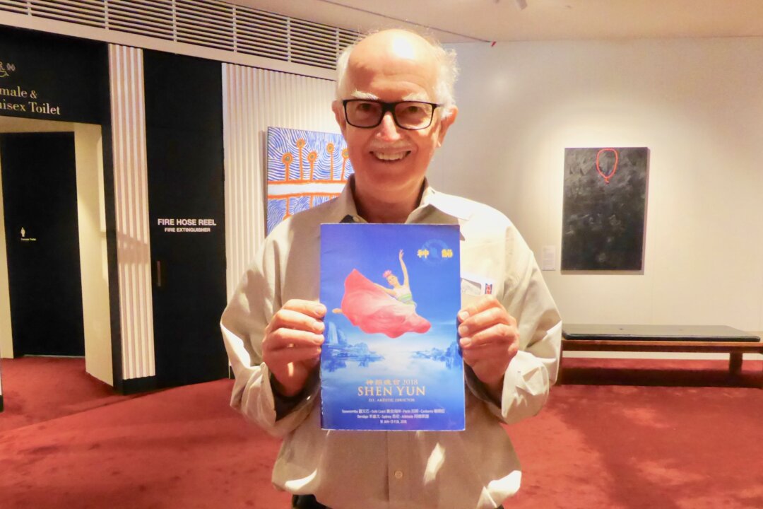 Lyndon Grimmer enjoyed the Shen Yun Performing Arts matinee performance at the Adelaide Festival Centre on Feb. 13, 2018. (Mary Yuan/The Epoch Times)