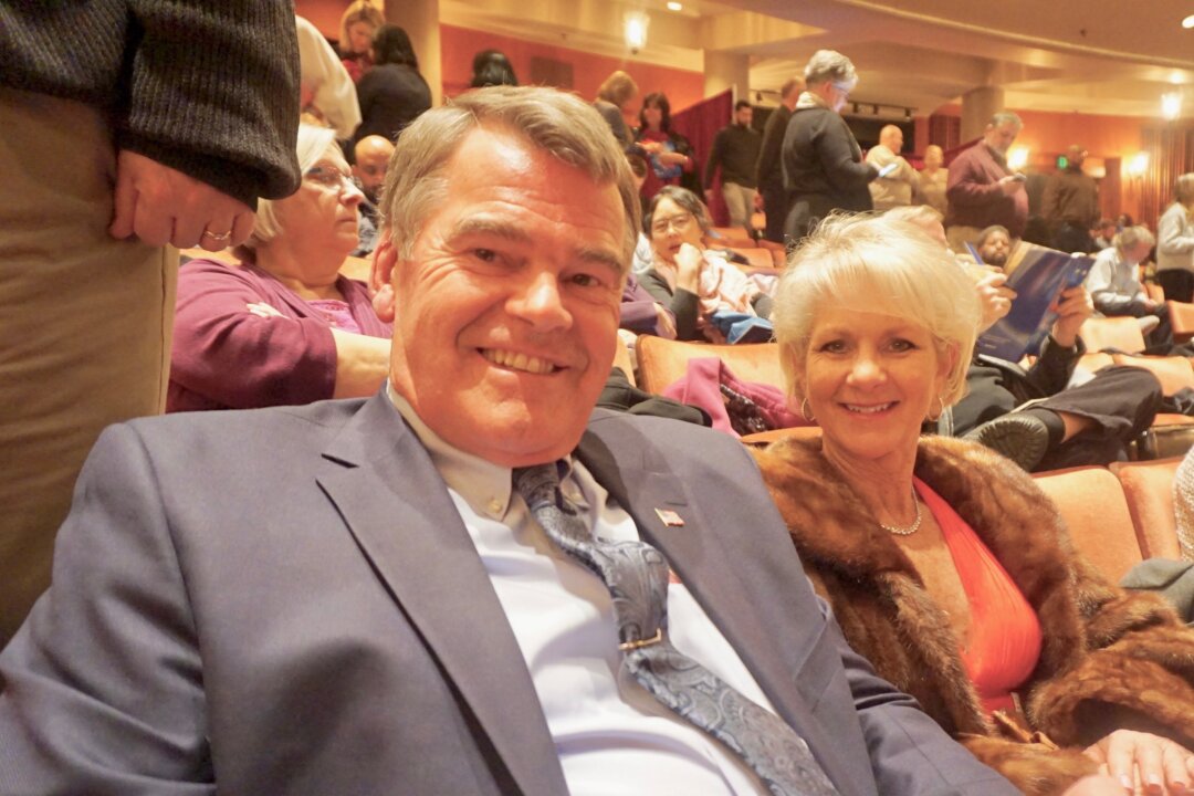 Ray Hippe and Michelle Schneider enjoyed the Shen Yun performance at the Ordway Center for the Performing Arts in St. Paul, Minn. on Feb. 16, 2018. (Stacey Tang/The Epoch Times)