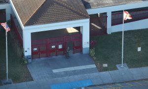 Heartwarming Moment When Deputy Prays for Parkland Shooting Survivor