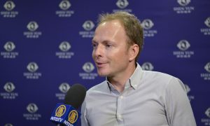 University Professor Finds Shen Yun Creates an Inner Calmness