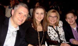 Shen Yun Appeals to Entire Family