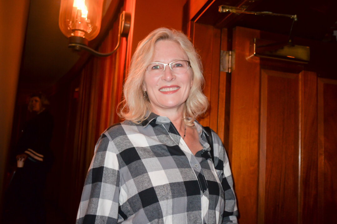 Cindy Carlson enjoyed the Shen Yun performance at the Ordway Center for the Performing Arts in St. Paul, Minn., on Feb. 18, 2018. (Helen Peng/The Epoch Times)