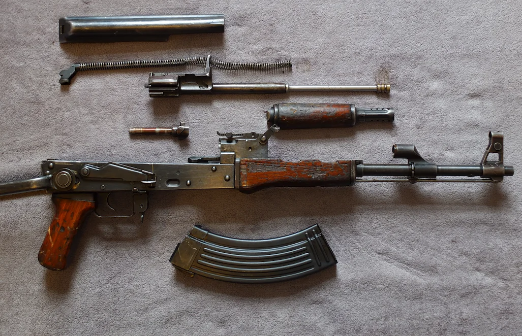 Stock photo of an disassembled AK-47, a weapon commonly used by ISIS insurgents. (CC0)