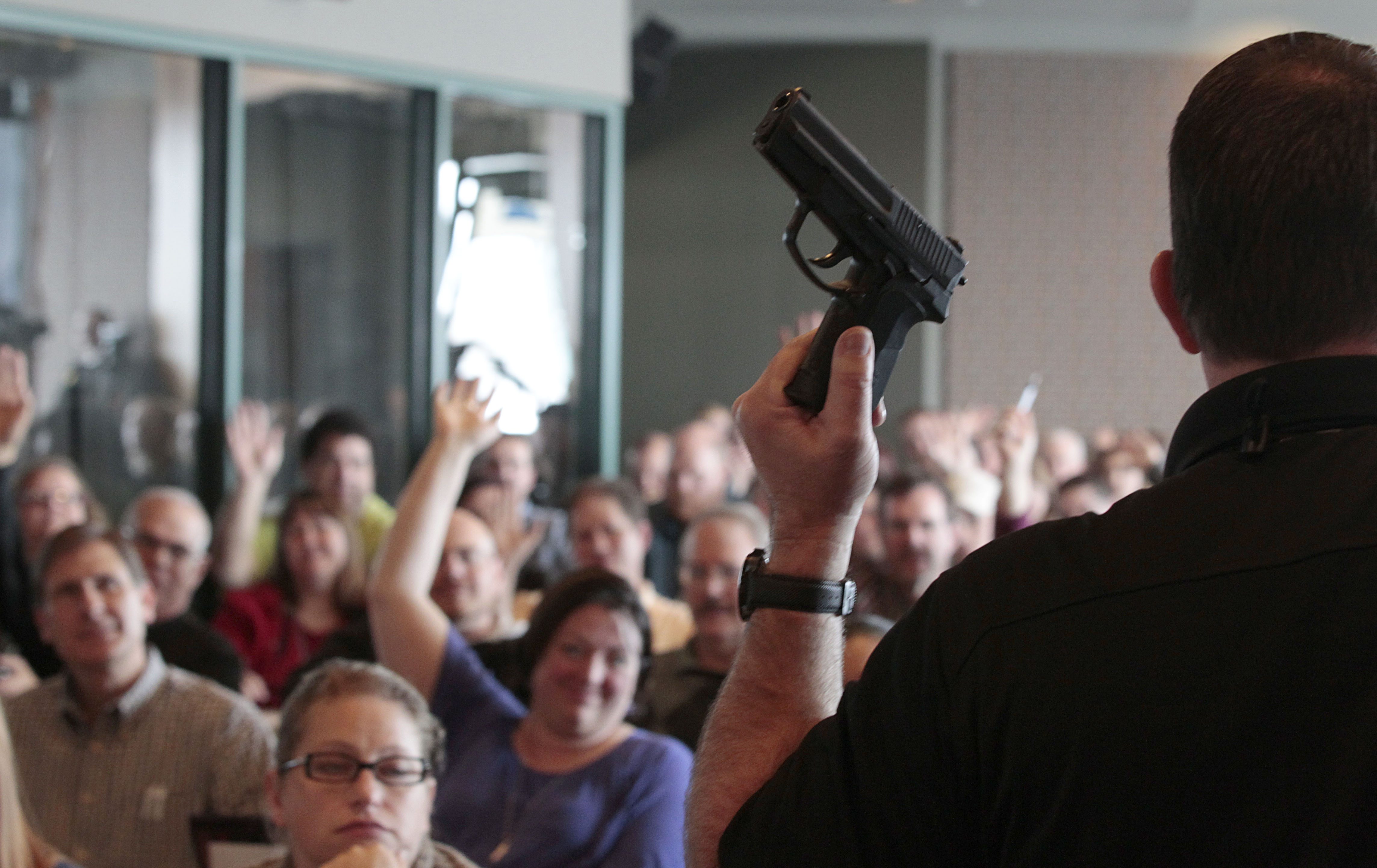 Texas Republicans Renew Interest in Arming Teachers - Vimarsana News