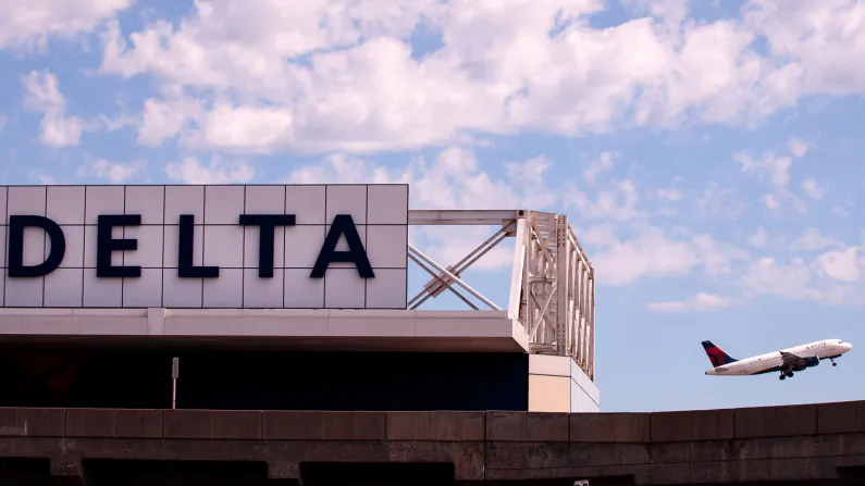 A Delta jet takes off at LaGuardia Airport in the Queens borough of New York City on Aug. 8, 2016. (Drew Angerer/Getty Images)