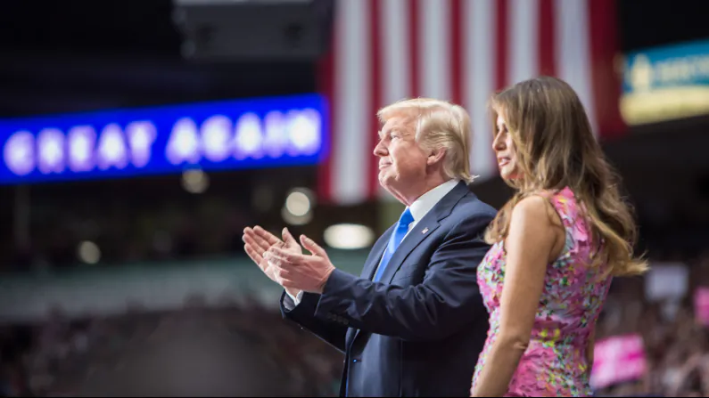 President Donald Trump with First Lady Melania Trump during the President's Make America Great Again Rally in Youngstown, Ohio, on July 25, 2017. (Benjamin Chasteen/The Epoch Times)
