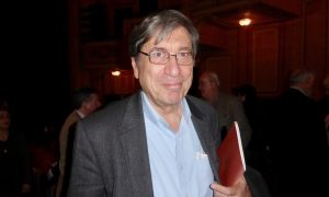 Professor Emeritus Enjoys the Digital Backdrop at Shen Yun