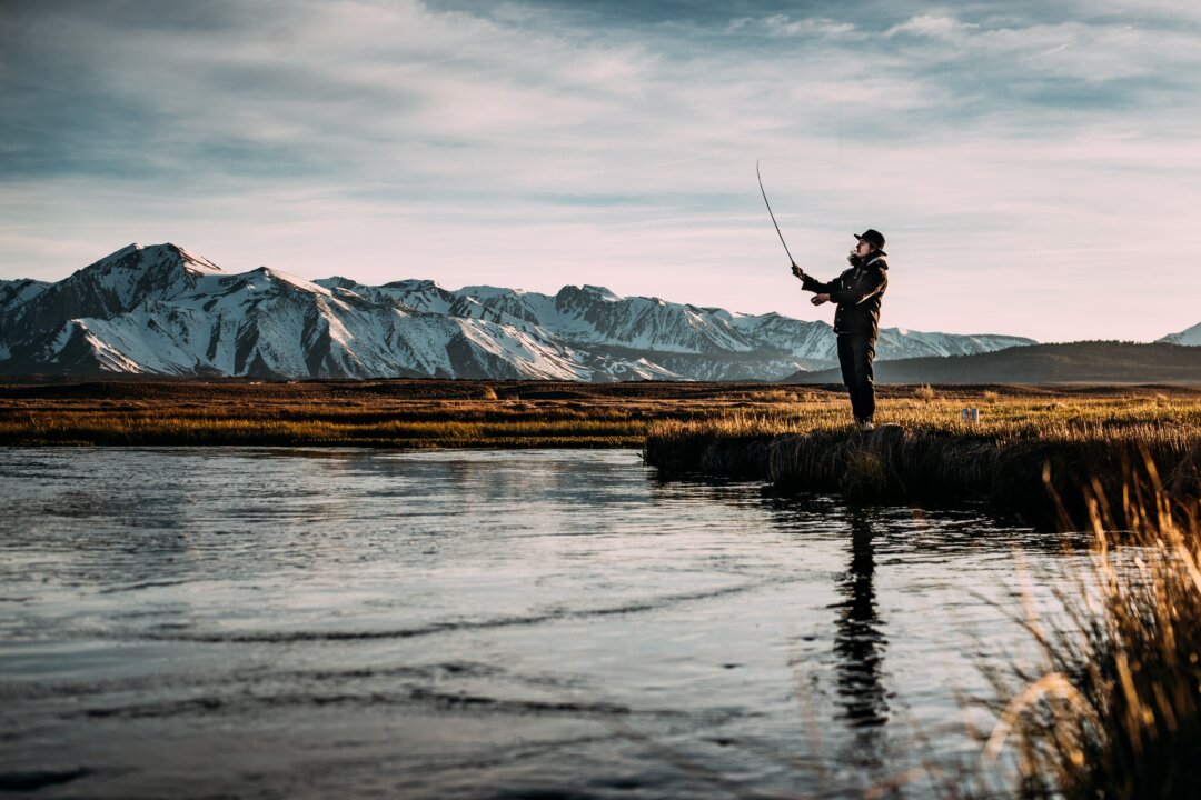 A moment to unwind can get your gears reset to a more productive state. (Robson Hatsukami Morgan/Unsplash)