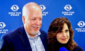 Clinical Director: Shen Yun’s Costumes ‘Are Exquisite’