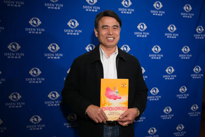 Derrick Chung enjoyed the Shen Yun performance at the Taoyuan Arts Center, in Taoyuan, Taiwan, on March 9, 2018. (Wang Jen-chun/The Epoch Times)