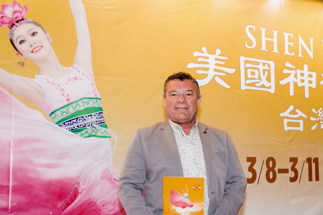 Robert Casarsa enjoyed the Shen Yun performance at the Taoyuan Arts Center, in Taoyuan, Taiwan, on March 10, 2018. (Chen Po-chou/The Epoch Times)
