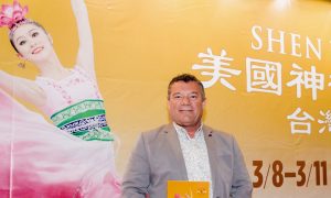 Theatergoer Finds Shen Yun ‘Very Happy, Very Inspiring’