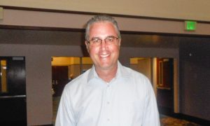 Graphic Designer Amazed by Shen Yun’s Animated Digital Backdrop