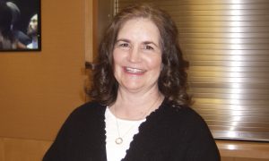 Painter Enjoys the Beauty at Shen Yun