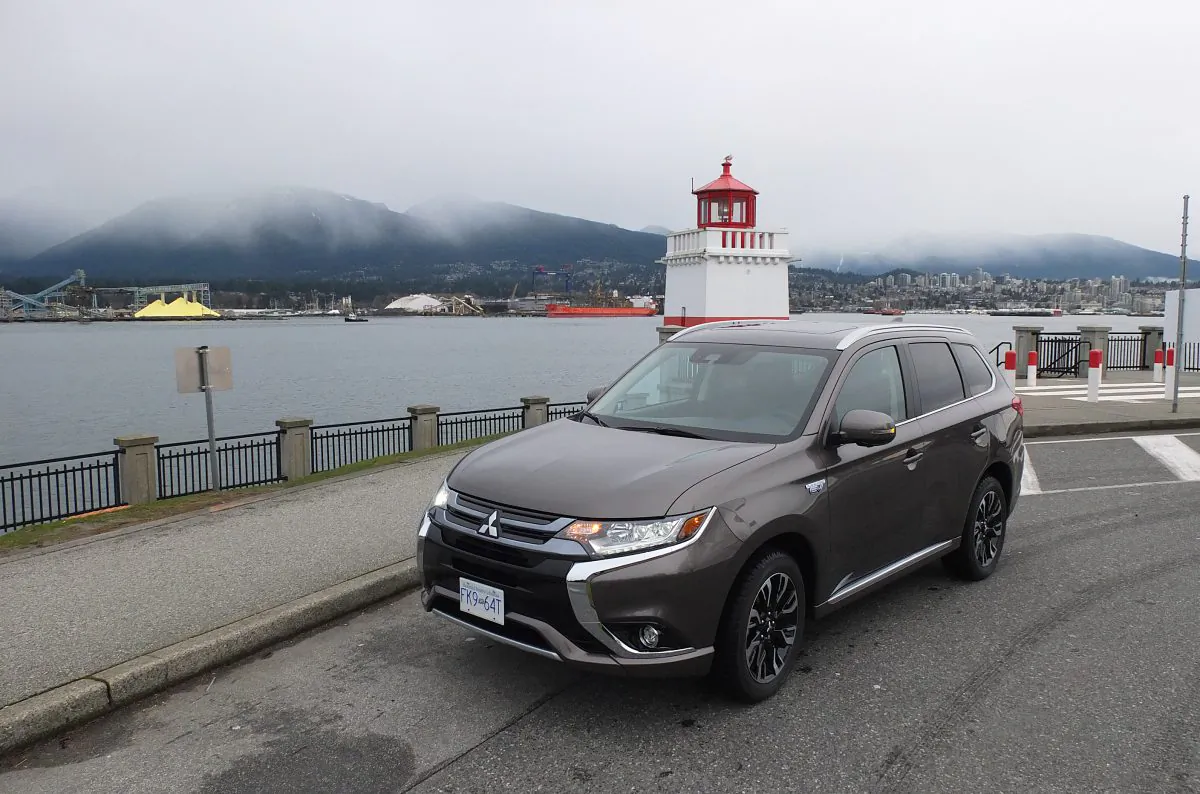2018 Mitsubishi Outlander PHEV. (Benjamin Yong)