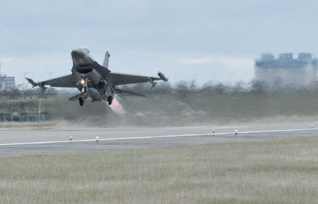 A F-16 Fighting Falcon takes off during an annual drill at an air base in Taitung City, southeast Taiwan on January 30, 2018.
(Mandy cheng//AFP/Getty Images)