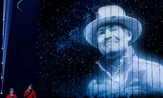 Gord Downie Honoured at Juno Awards show in Vancouver