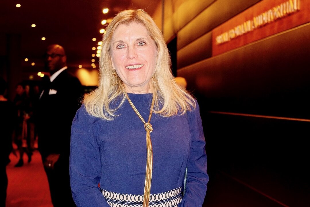 Christi McCarren enjoyed the Shen Yun performance at the Marion Oliver McCaw Hall in Seattle, Wash., on March 31, 2018. (Sunny Chen/The Epoch Times) 