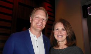 Insurance Principal Finds Shen Yun Music Happy and Peaceful