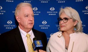 Surgeon Enjoys the Artistry at Shen Yun