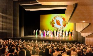 Shen Yun Helps Identify With Ones Heritage, Author Says