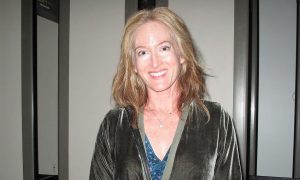 Actress Enjoys Shen Yun’s Revival Of Traditional Chinese Culture 