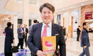 Orchestra Conductor Says He Can Learn From Shen Yun’s Music