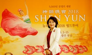 Shen Yun Benefited My Body and Soul, Federation Representative Says