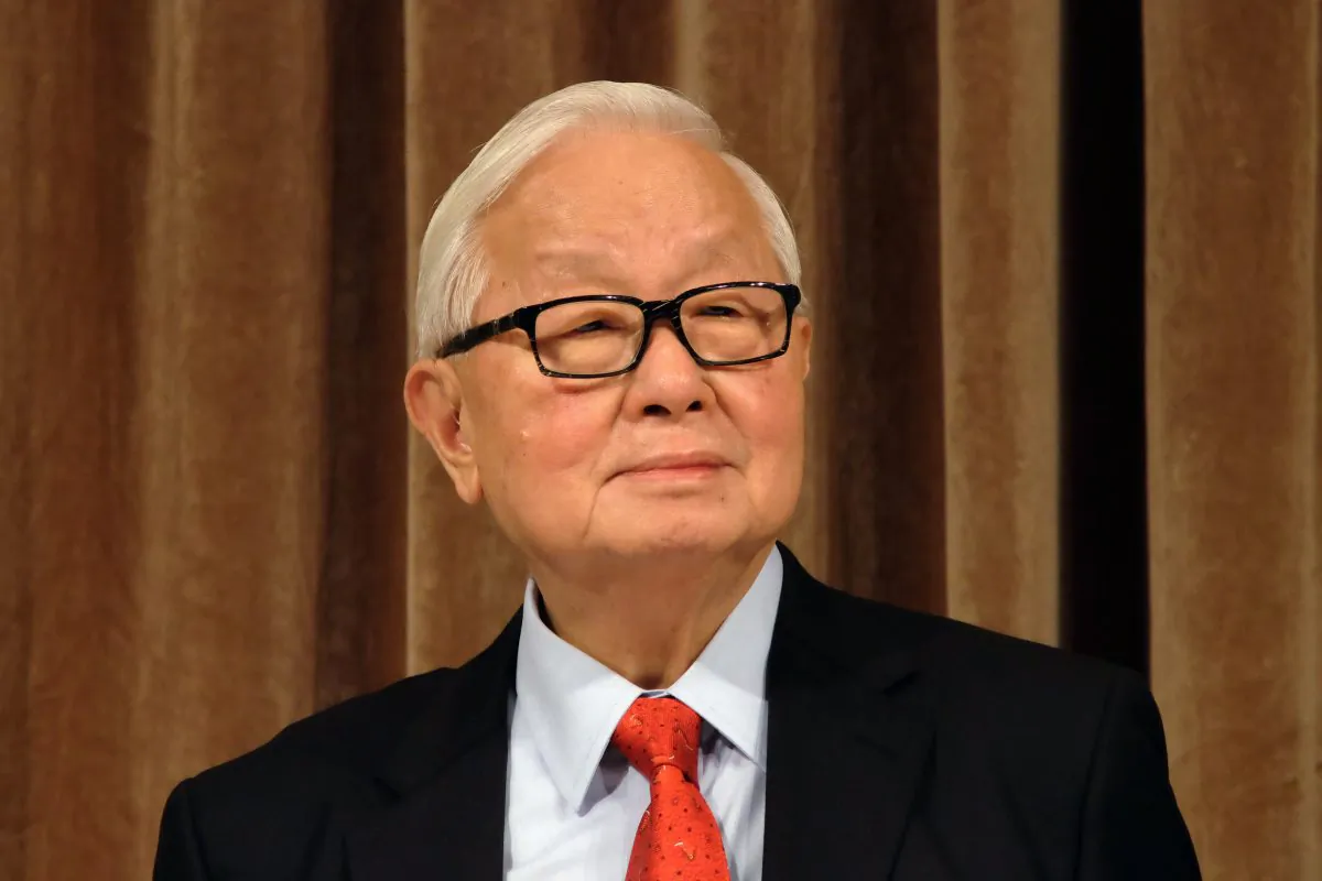 Morris Chang, chairman of TSMC, listens during a shareholders conference in Taipei on Jan. 16, 2014. (Sam Yeh/AFP/Getty Images)
