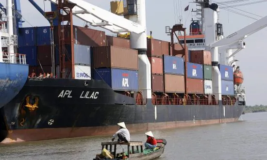 Two Men In Sampan Accident Near Wang Lang Island Suspected of Illegal Entry to Hong Kong