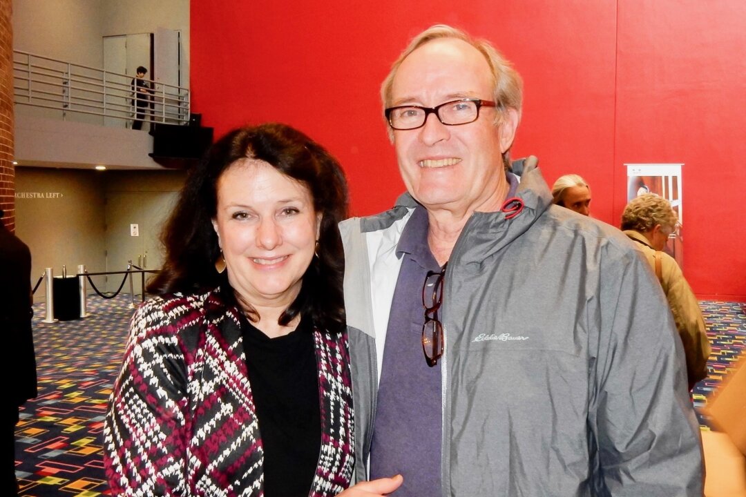 Lisa Hopson and her husband, Jack Arnold, attended Shen Yun's matinée performance at The Performing Arts Center, Purchase College SUNY in Purchase, N.Y., on April 25, 2018. (Zhu Weiyong/The Epoch Times)