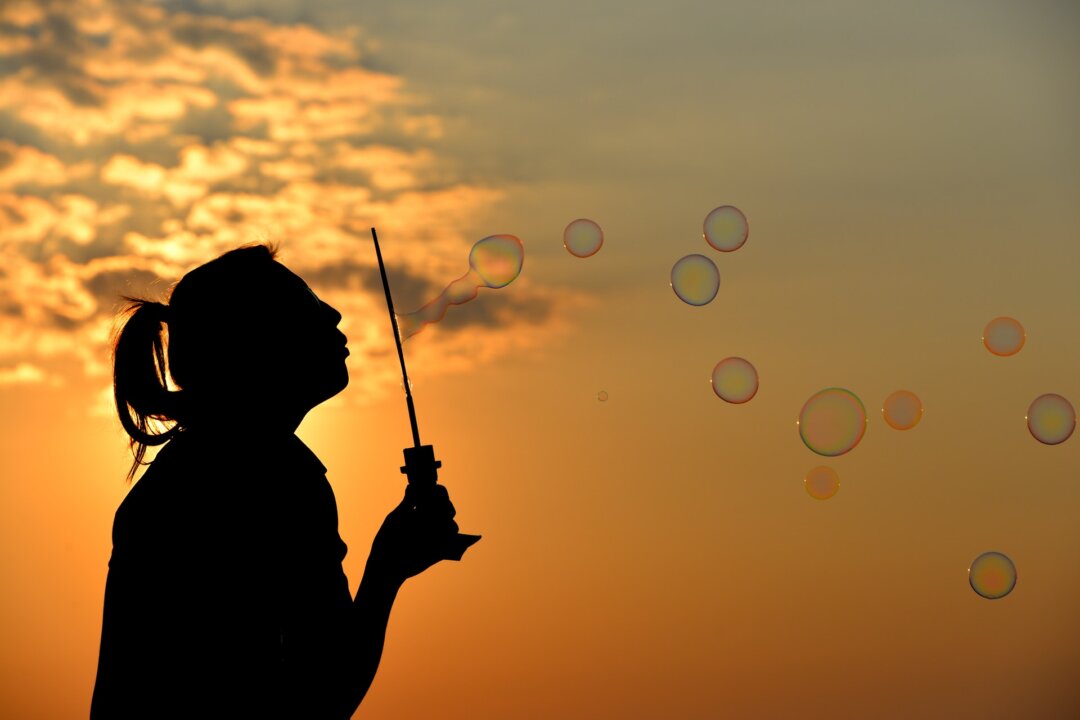 The air we breathe is essential to fuel our body and help each cell perform its essential function. (Pixabay)