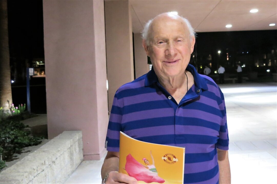 Philanthropist Marv Conney enjoyed the Shen Yun evening performance at the McCallum Theatre in Palm Desert, Calif., on April 27, 2018.  Mr. Conney's donation helped create the Mildred and Marv Conney Endowed Chair in Cardiology of the School of Medicine and Public Health, University of Wisconsin. (Michael Ye/The Epoch Times)