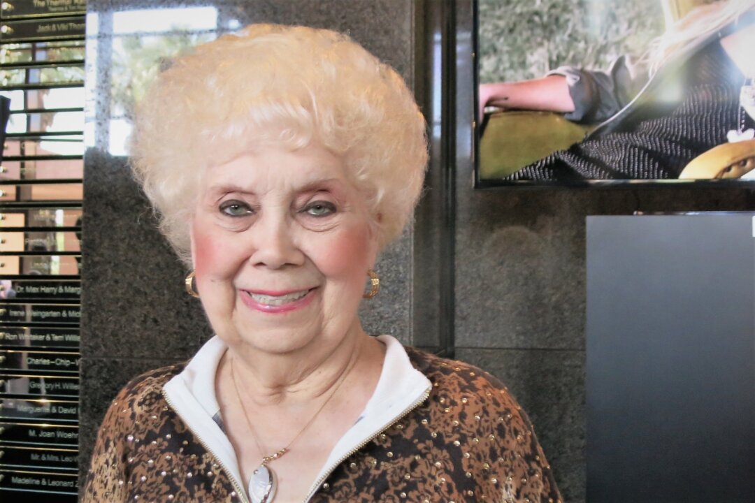 Dr. Georgalyn Wilkinson, president of Gospel Literature International, enjoyed the Shen Yun matinee performance at the McCallum Theatre in Palm Desert, Calif., on April 28, 2018. Dr. Wilkinson received the Evangelical Christian Publishers Association's prestigious International Award in 2000 for making an outstanding contribution to help advance international Christian publishing. Only eight people have received the award in ECPA's history. (Michael Ye/The Epoch Times)